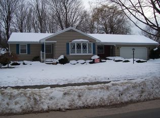 95 Fox Farm Rd, Feeding Hills, MA 01030