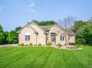 119 Aberdeen, Highland, MI 48357