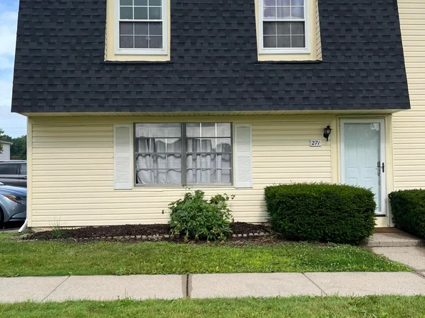 271 Lake Village Dr, Walled Lake, MI 48390