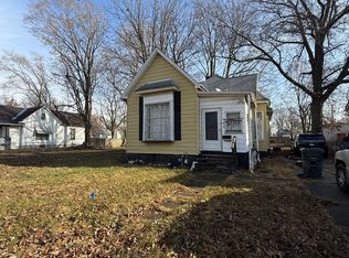 944 N College St, Decatur, IL 62522