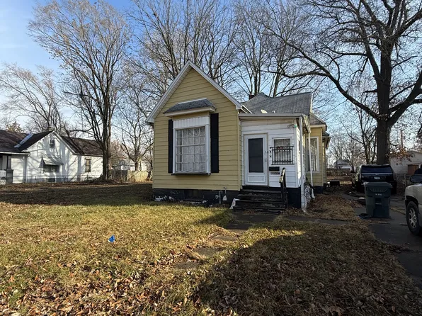 944 N College St, Decatur, IL 62522