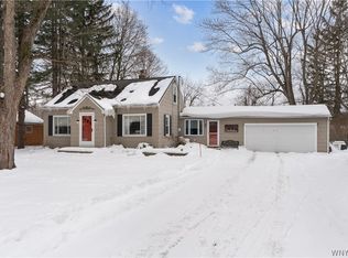 4520 W Overlook Dr, Williamsville, NY 14221