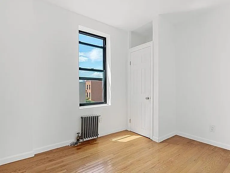 2475 Hughes Ave #4D — Photo 5