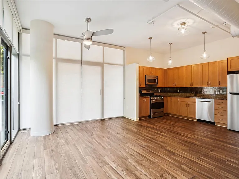 811 4th St NW #117 — Photo 30