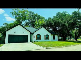 1802 Avenue D, Port Neches, TX 77651