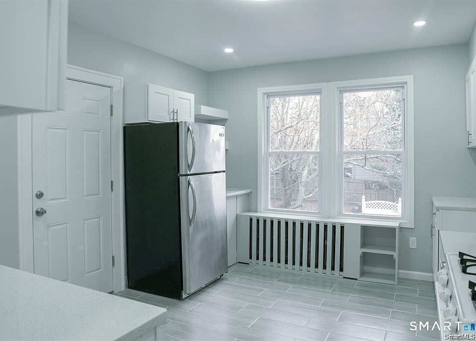 1st image of 23 Lake St
