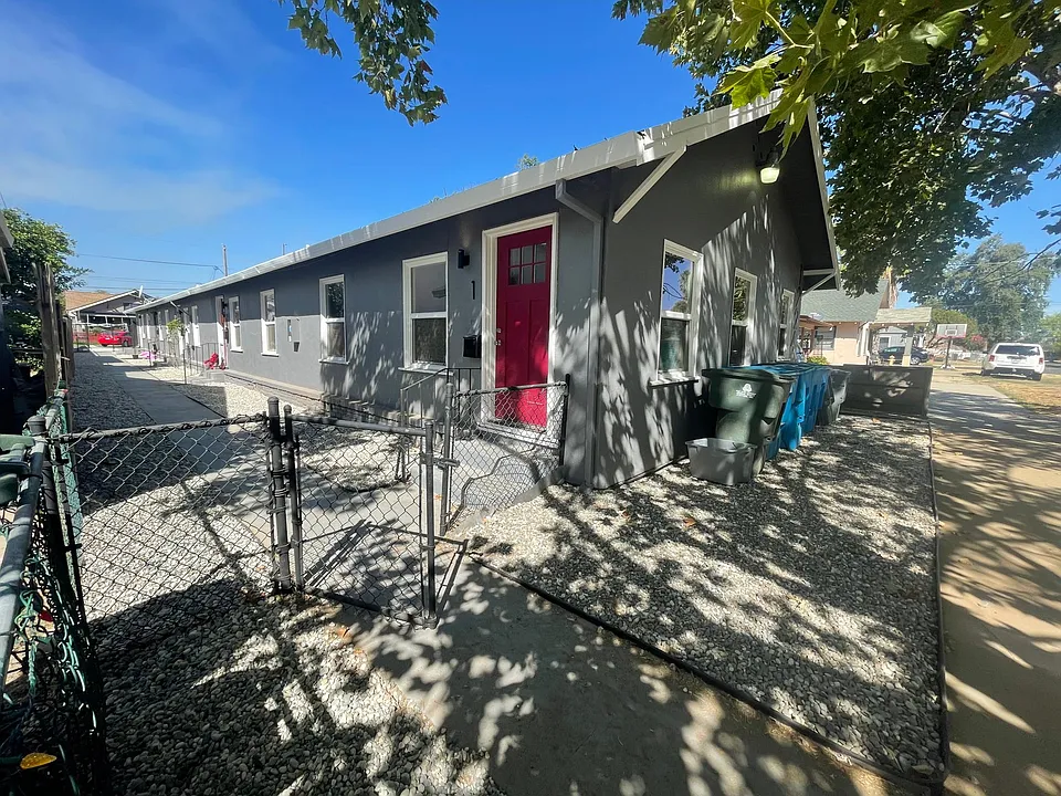 1224 I St #5
