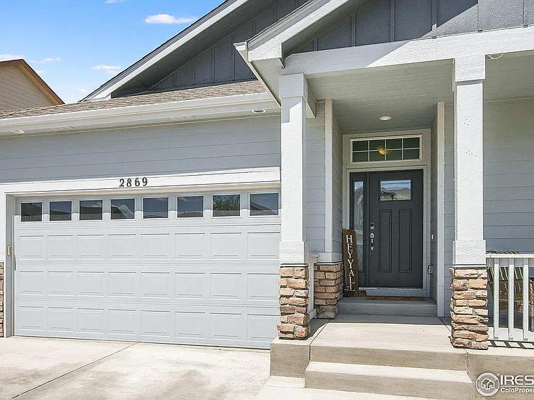 2869 Hydra Dr — Photo 2