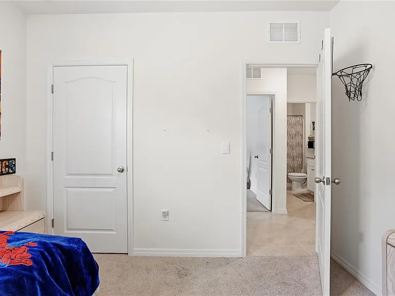 2735 Numa Falls Ave — Photo 33