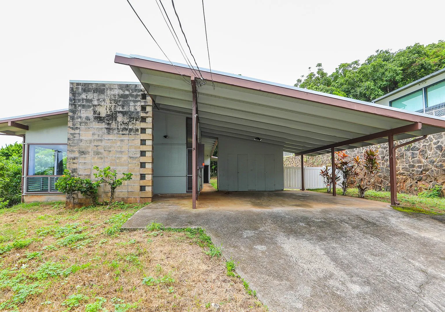 Kane'ohe - Ka'alaea - 3 Bdrm/2 Bath/Carport - $3,500 — Photo 2