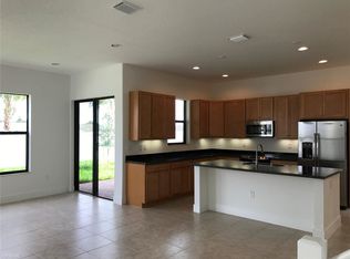 955 W 32nd St, Hialeah, FL 33012