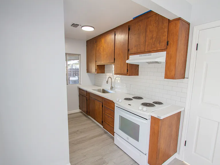 1434 Fordham Ave #2 — Photo 6
