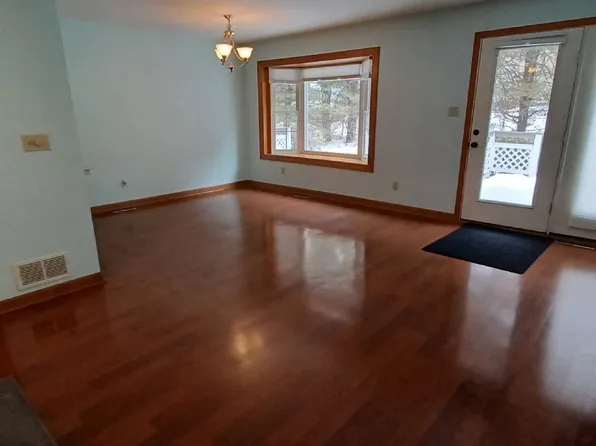 1325 Farmington Avenue APT 52, Bristol, CT 06010