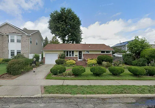 25 Surrey Ln Photo 1