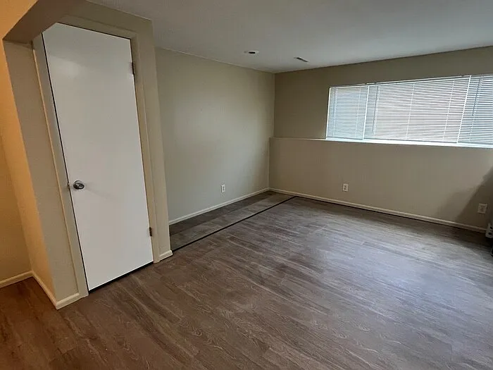 3700 S Jefferson Cir #B — Photo 4