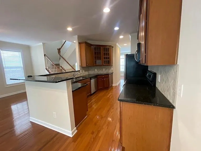 3513 Edgemont Dr — Photo 16