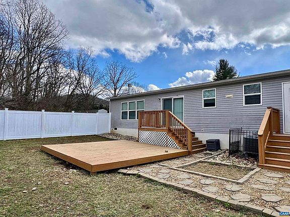 5th image of 408 Sandy Ridge Rd