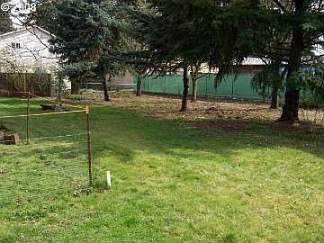 2nd image of 12420 SE Stephens St Lot Behind