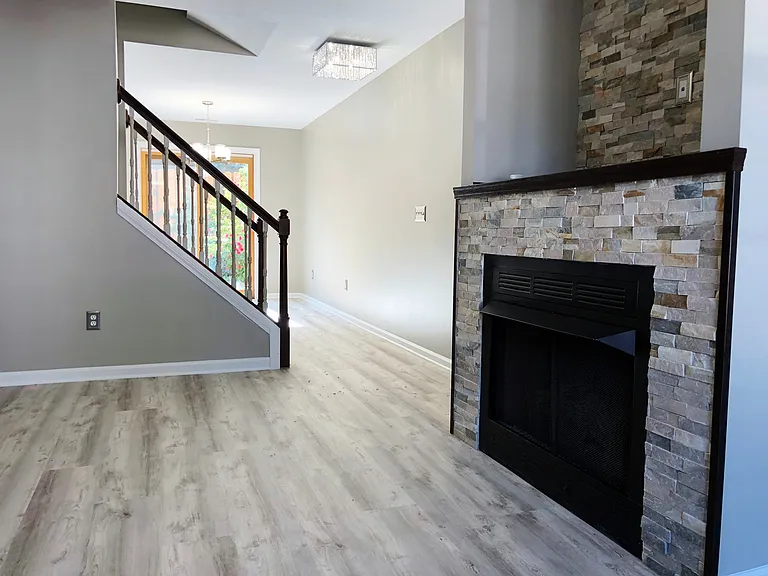 71 Farington Cir — Photo 3