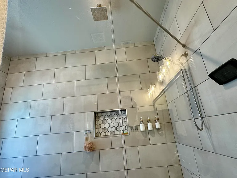 13684 Glen Vista Ln — Photo 31