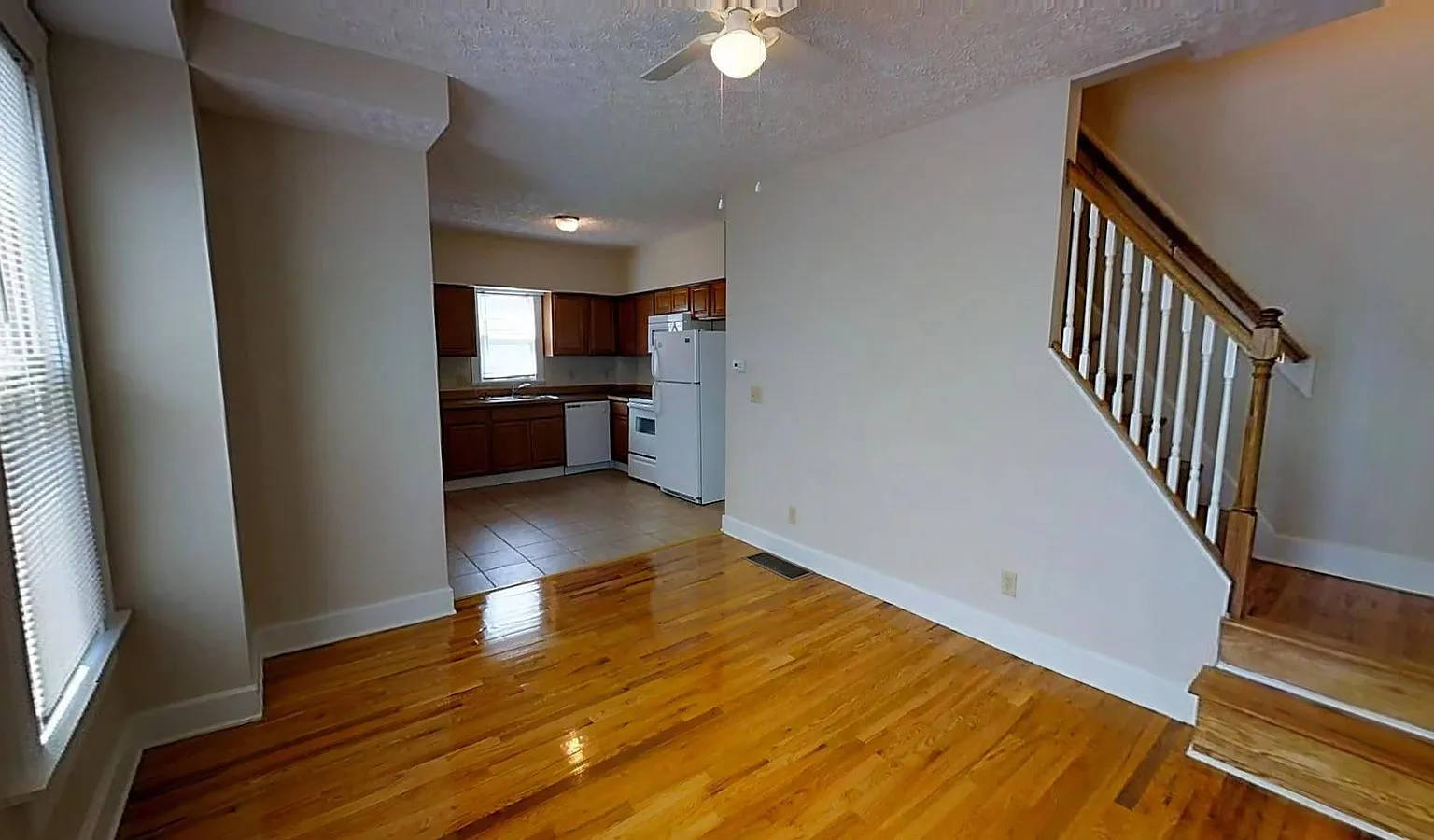 3 bed, 1.5 bath, $1,811 — Photo 3