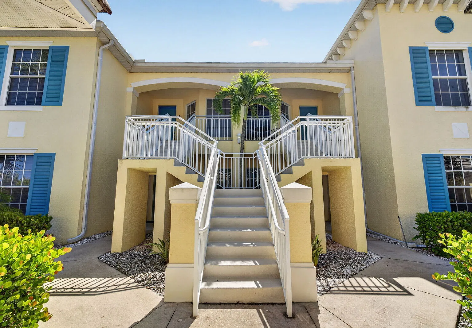 2 bed, 2.0 bath, 1529 sqft, $4,500 — Photo 2