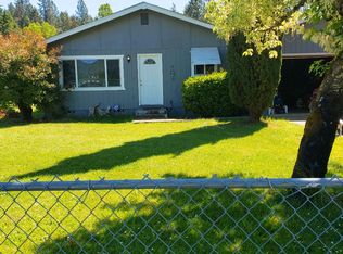 139 S Junction Ave, Cave Junction, OR 97523