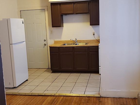 4th image of 8154 S Marshfield Ave #1642