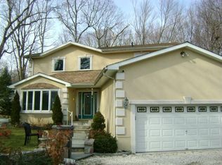 68 Sinawoy Rd, Cos Cob, CT 06807