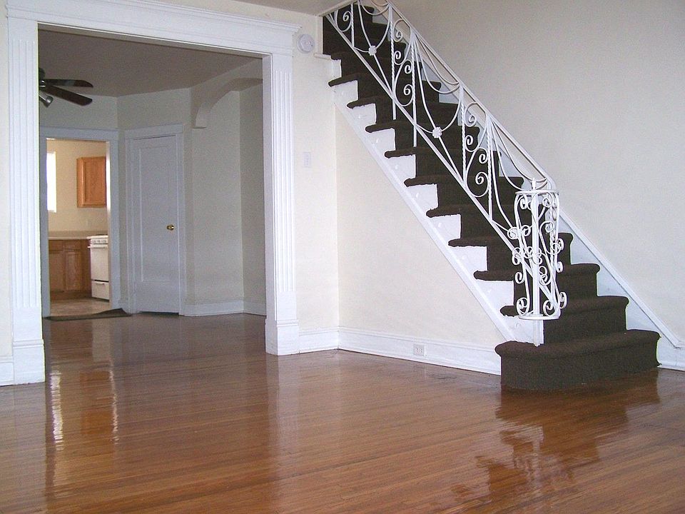 2nd image of 5836 Dickens Ave