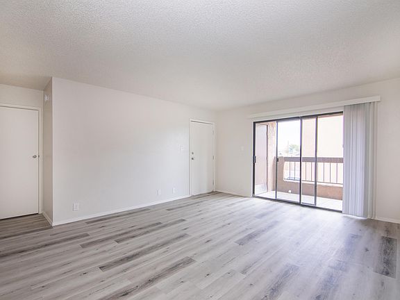 5th image of 3001 N 36th St APT 212