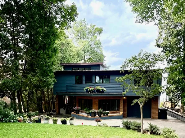 3668 Lake Mendota Dr, Madison, WI 53705