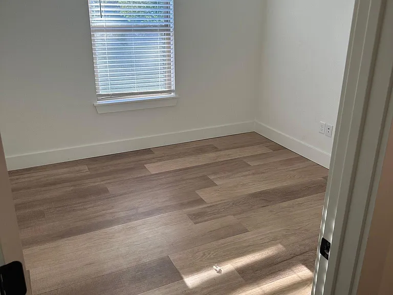 2600 Livingston Sq #1.1 — Photo 8