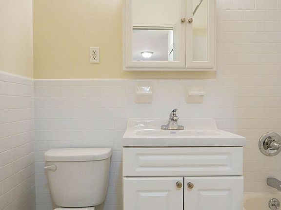 4th image of 320 W 56th St APT 2A