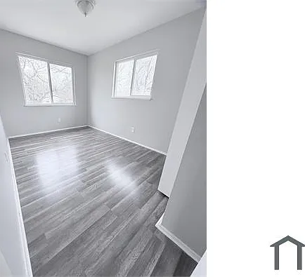241 Flora Dr — Photo 8