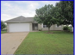 1838 S Casa Grande Ave, Springfield, MO 65802