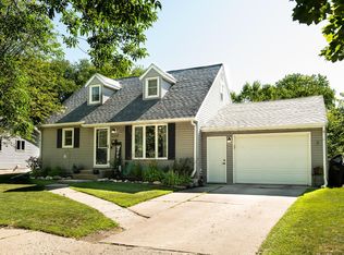1904 11th St S, Moorhead, MN 56560