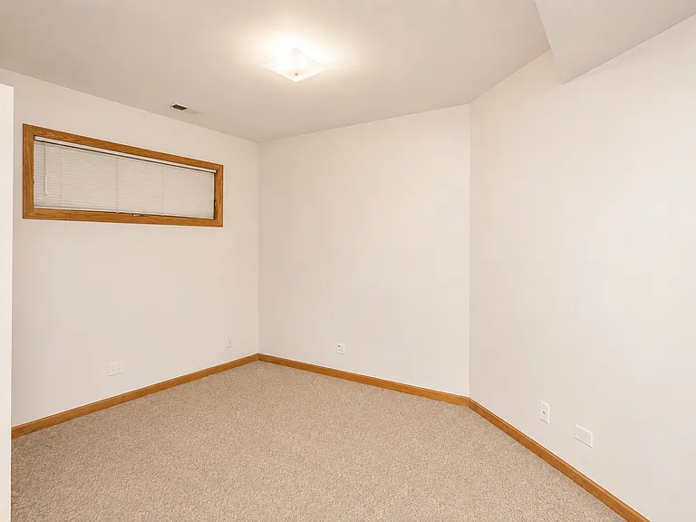 3240 N Racine Ave #1 — Photo 12