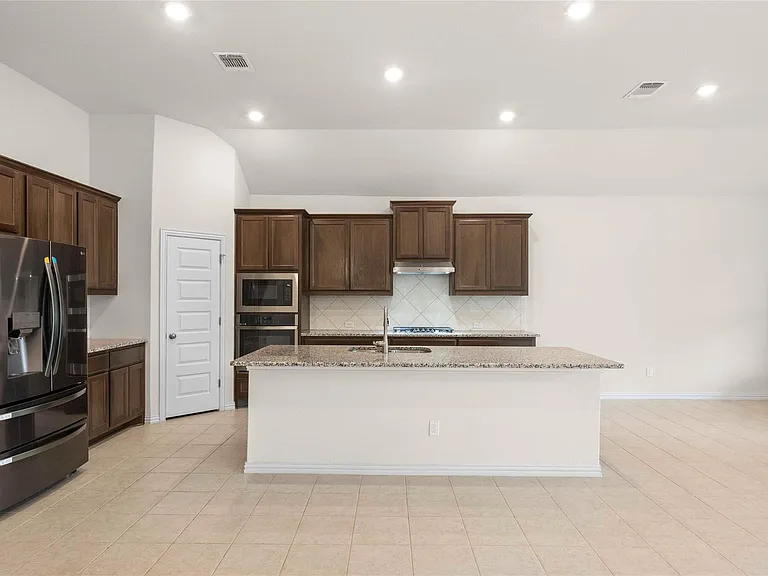 182 Palmillas Dr — Photo 8