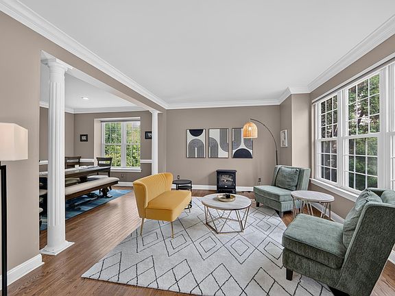 5th image of 218 Hillsboro Mills Ln