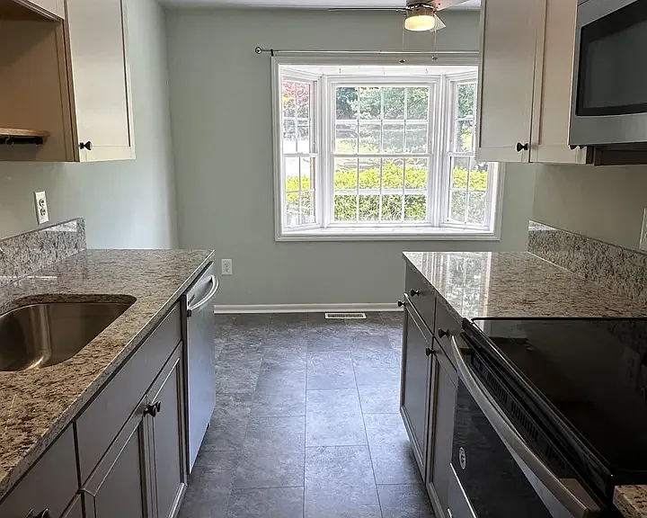 154 Brandywine Ct — Photo 3