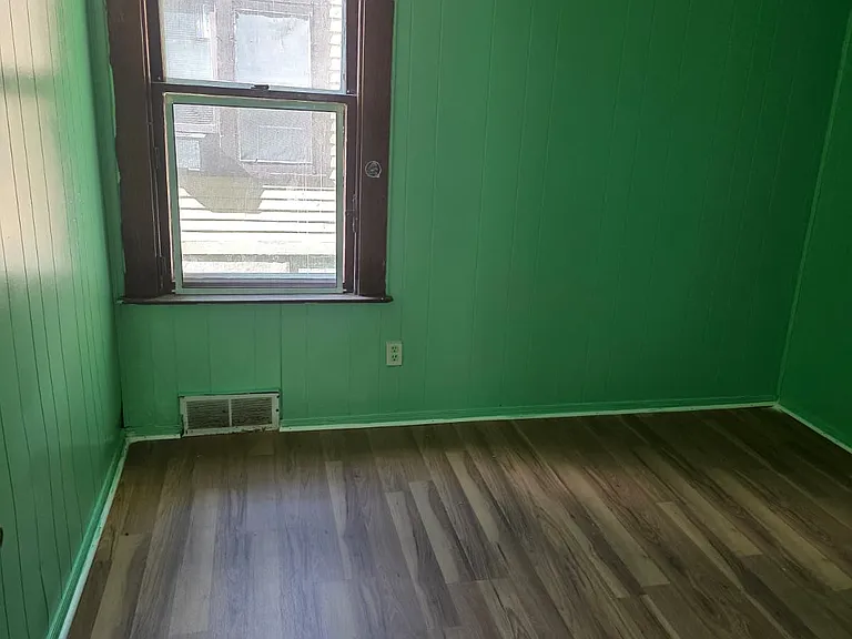 2256 Whitney Ave #2-1 — Photo 10
