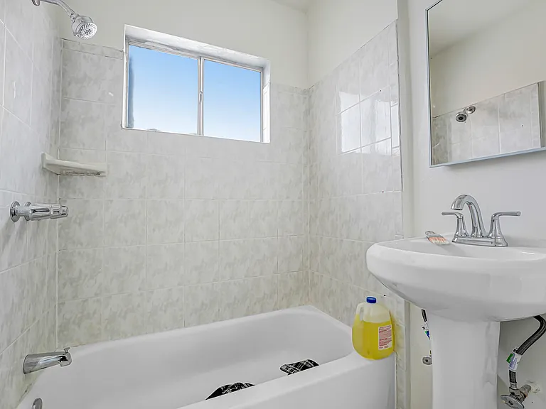 11718 S Budlong Ave #10 — Photo 3