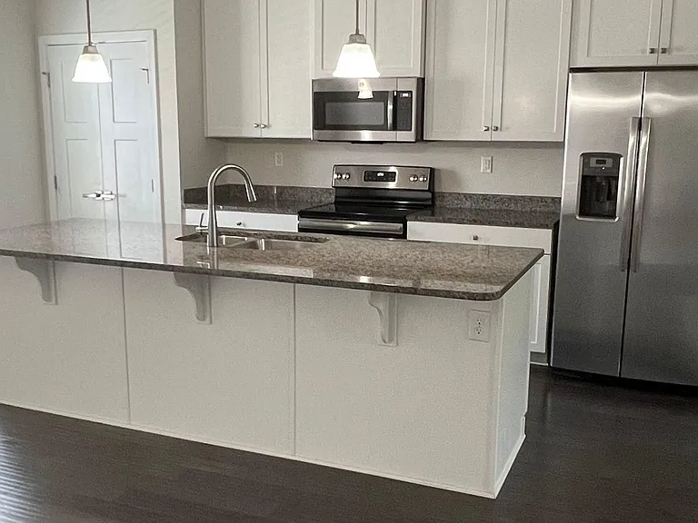 225 S Adams St — Photo 4