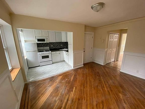 2nd image of 259 13th St #B