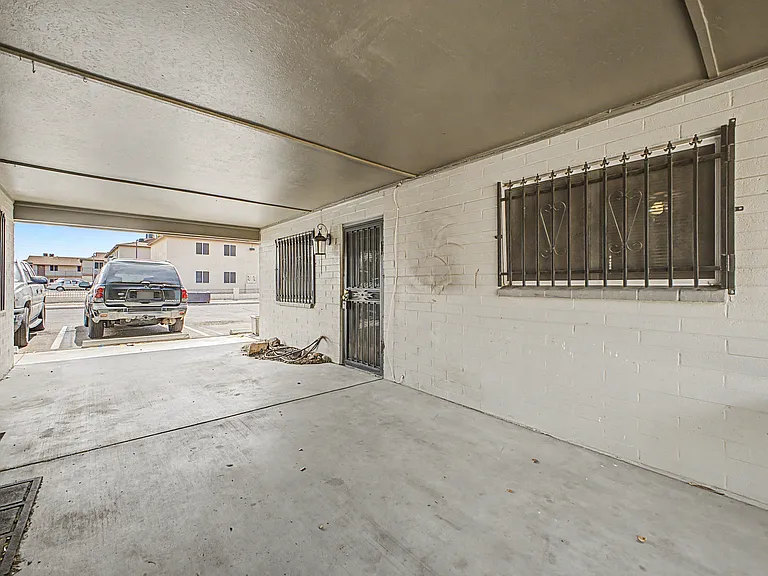 1408 W Becker Ln #1 — Photo 4