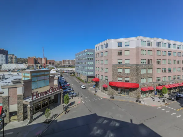 12 Main Street image 16 of 25