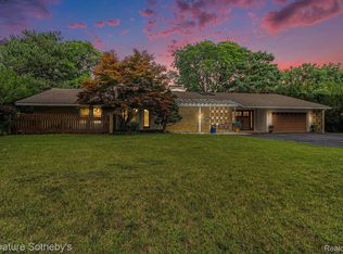 5821 Tabor Dr, West Bloomfield, MI