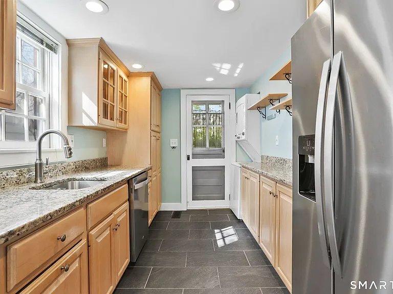 410 Wilton Rd W — Photo 13
