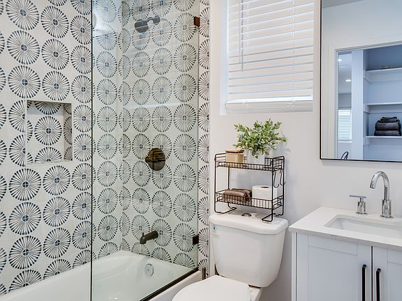 5th image of 2090 Santa Rosa Ave